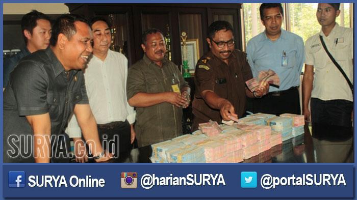 Jaksa Temukan Tumpukan Uang Miliaran di Rumah Makelar Kasus