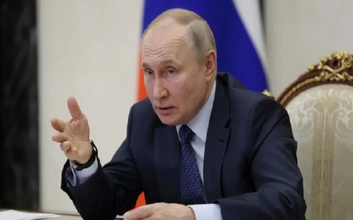 Mantan Pemimpin Rusia Beri Peringatan Keras soal Nuklir kepada AS ... Bomber Nuklir Rusia Jadi Korban, Putin Beri Pernyataan Keras