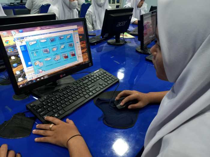Keamanan Digital untuk Siswa dan Guru di Era Online
