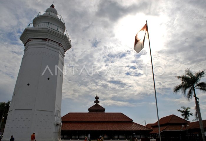 Wisata Religi dan Budaya ke Timur Tengah