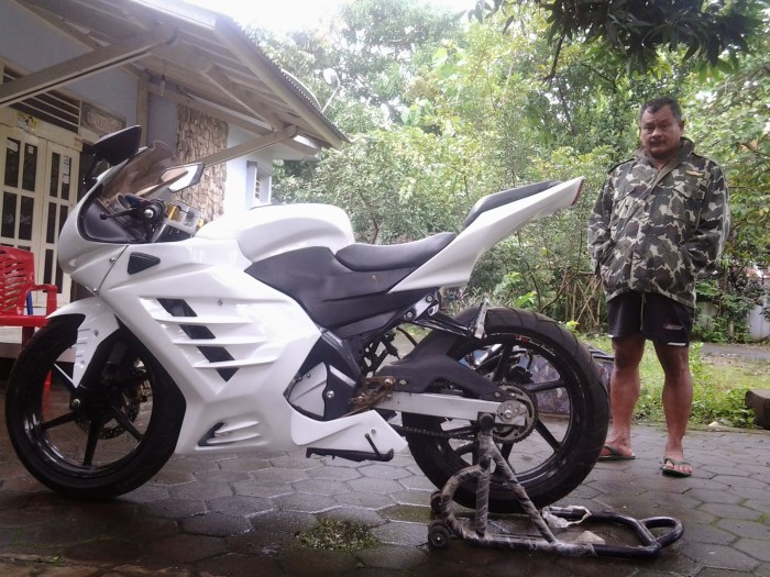 Modifikasi Body Motor Fiberglass Ringan dan Kuat